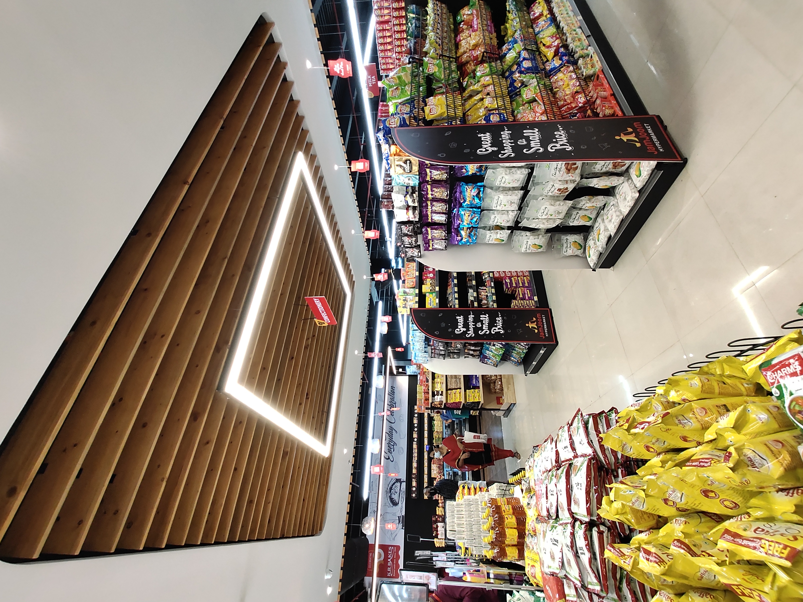 Makeowers commercial hypermarket finishing project in Nilambur